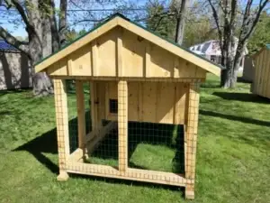 6x10 Amish Built Chicken Coop and Run front end view