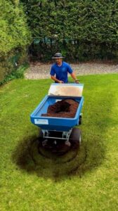 walk- behind_compost_spreader