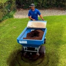 walk- behind_compost_spreader